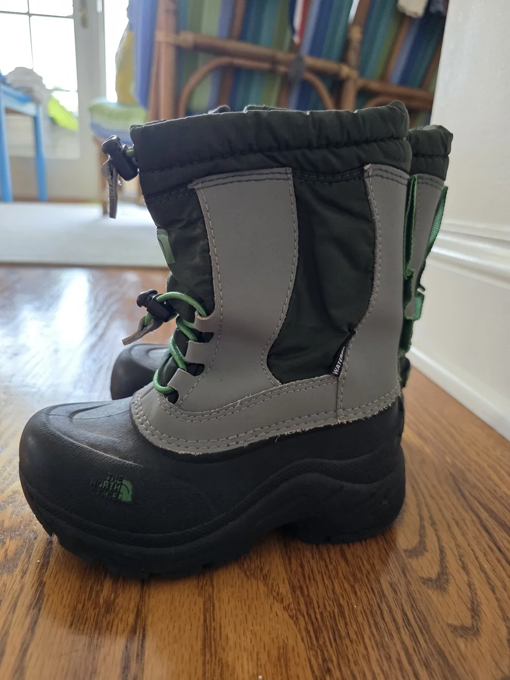The North Face Kids' Green & Gray Winter Snow Boots